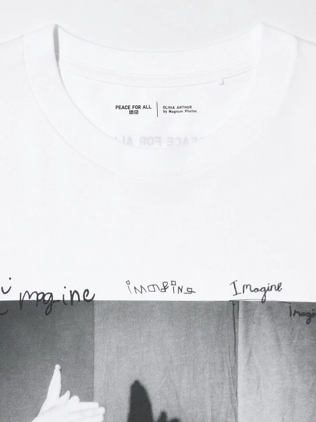 Unisex Peace for All Grafik Tişört | Olivia Arthur Unisex Peace for All Grafik Tişört | Olivia Arthur
