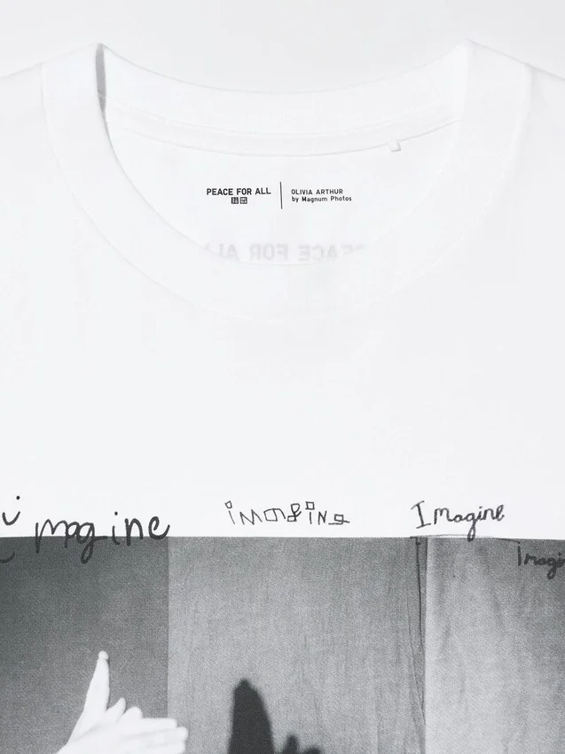 Unisex Peace for All Grafik Tişört | Olivia Arthur Unisex Peace for All Grafik Tişört | Olivia Arthur